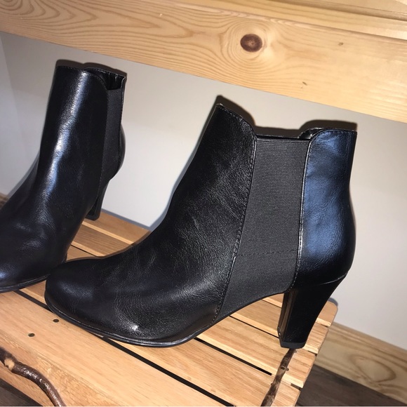 A2 by aerosoles “heelrest” black ankle boots size 10.5M - Picture 2 of 5